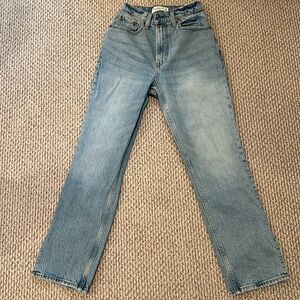 Abercrombie & Fitch the 90’s straight ultra high rise